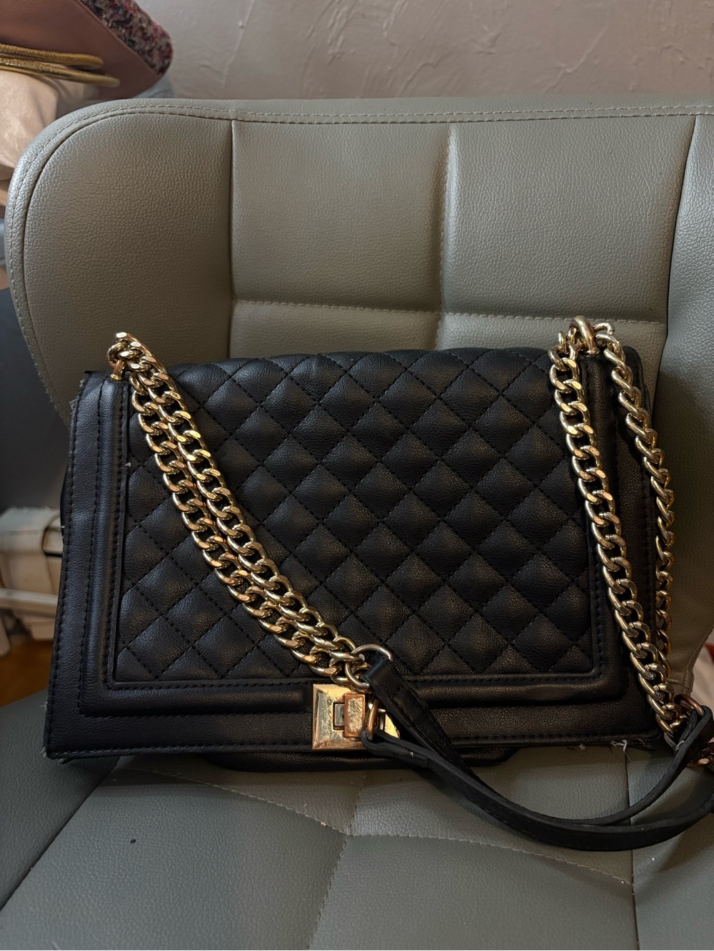 Black Quilted Chain-Handle Shoulder Bag